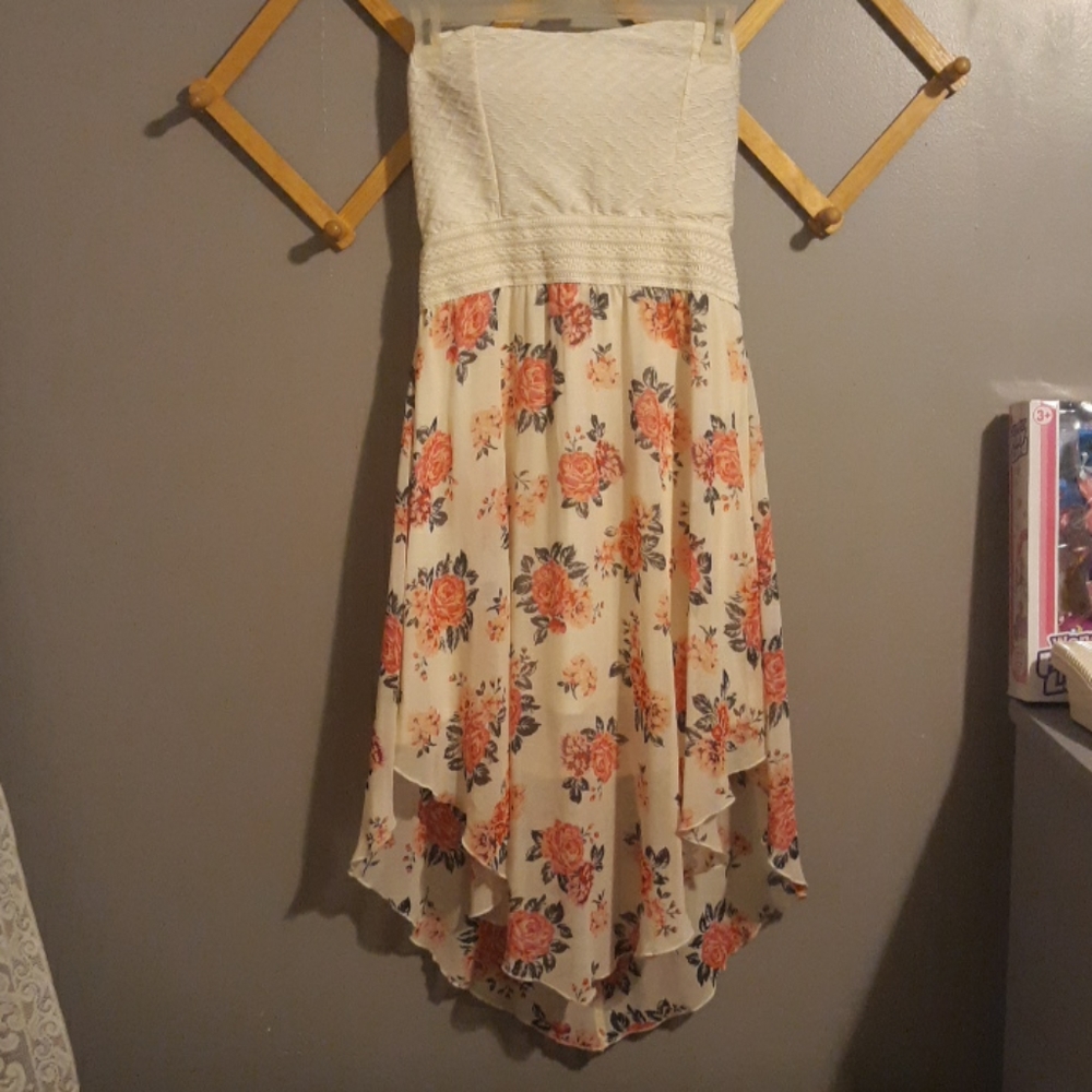 Beautiful Strapless Flowy Rose Dress by No Boundar
